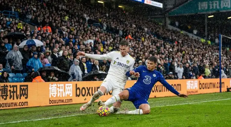 利兹联vs切尔西 | 蓝军客场“收米”？防线漏勺遇上定位球高手