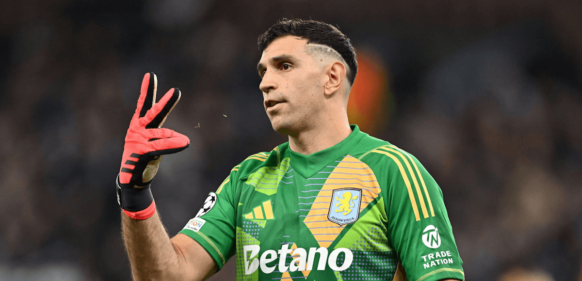 阿斯顿维拉门神马丁内斯:从世界杯英雄到英超争议人物,未来何去何从? 阿斯顿维拉门神马丁内斯:从世界杯英雄到英超争议人物,未来何去何从?