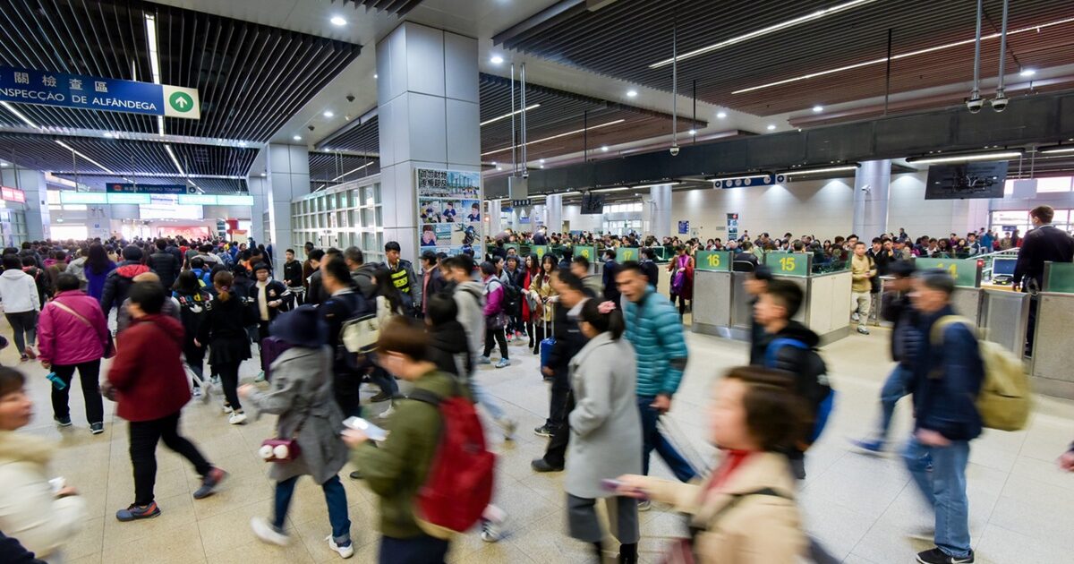 澳门2025年游客量突破4000万，旅游业强势复苏超预期