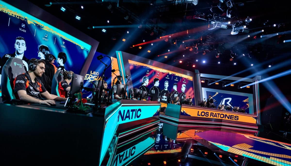 英雄联盟电竞赛事巨变:Riot取消三大赛区奖金池,是福是祸? 英雄联盟电竞赛事巨变:Riot取消三大赛区奖金池,是福是祸?