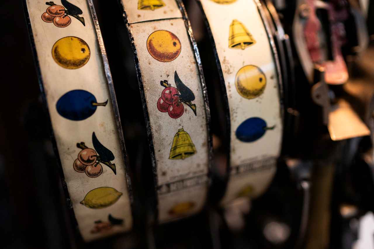 老虎机RTP与波动性深度解析：玩转线上娱乐场的制胜秘诀